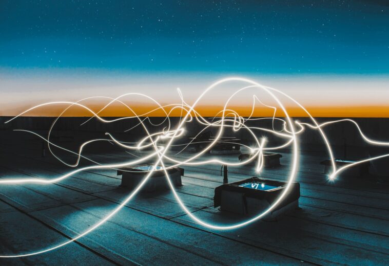 Strom ohne Kabel – Was 2026 technisch wirklich möglich ist und wie es funktioniert