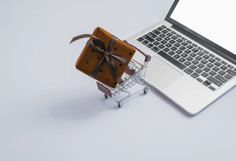 Social Media Marketing und Onlineshops Hannover – Justin Peter COMPANY CORE für intensive Markenbetreuung