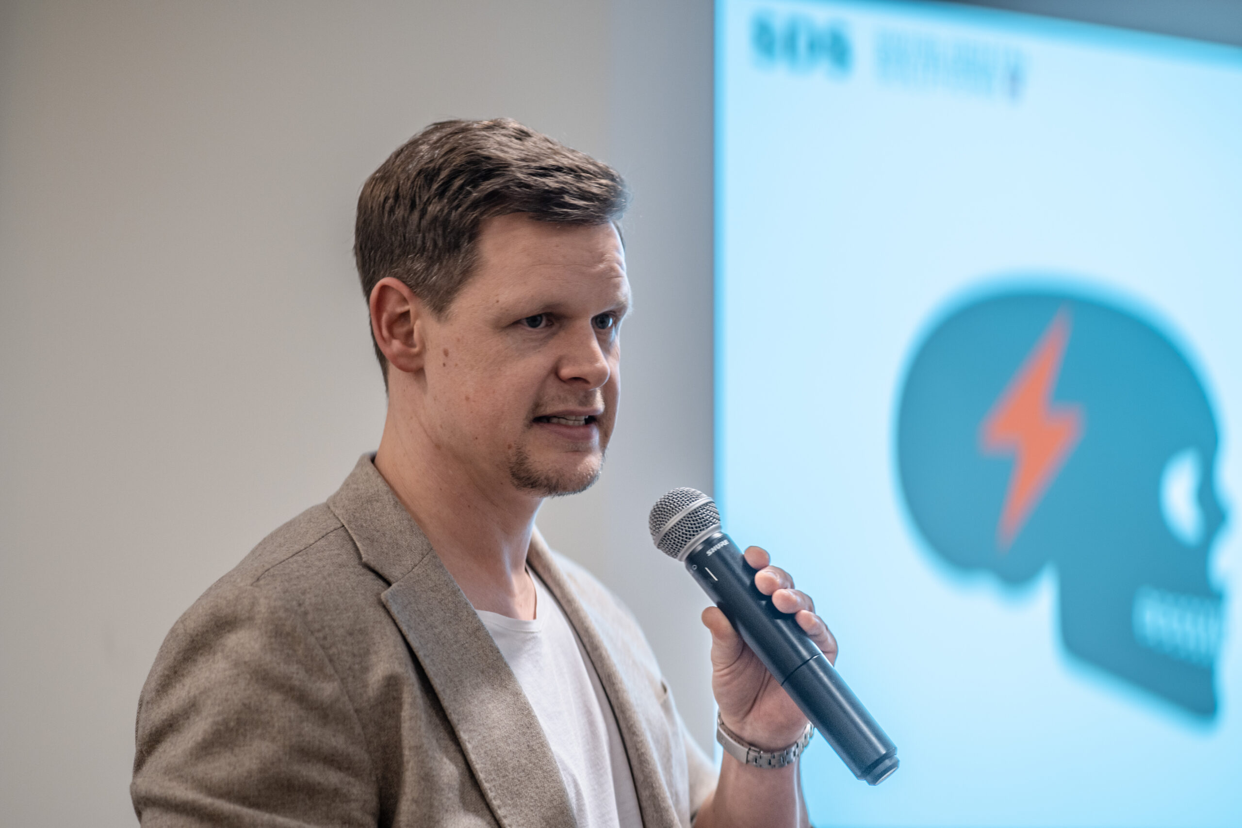 Zum Thema Maximilian Prill