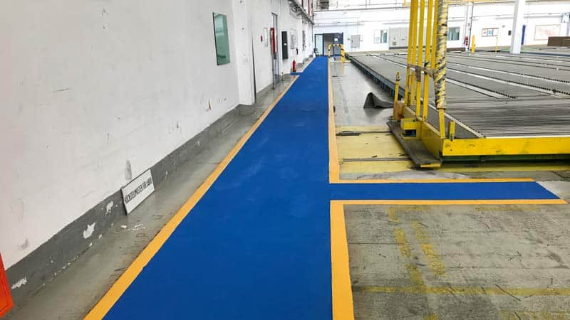 Hallenmarkierung nach ASR A1.3 - Wissen Sie, welche Vorschriften Ihre Lagerhalle wirklich braucht?