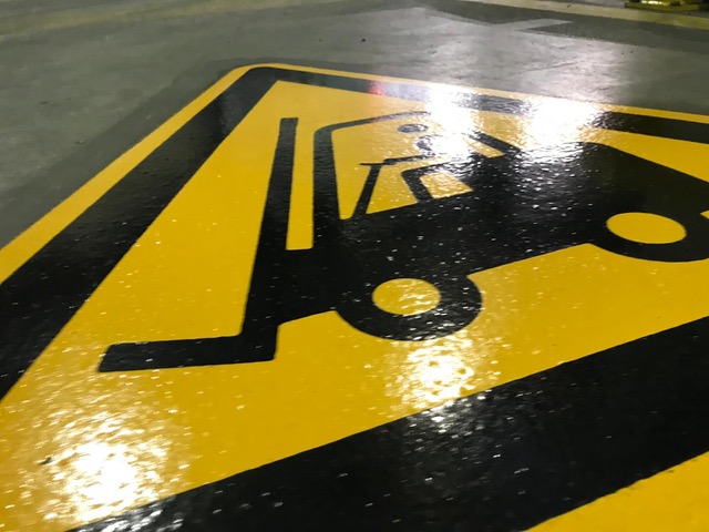 Hallenmarkierung nach ASR A1.3 - Wissen Sie, welche Vorschriften Ihr Unternehmen beachten muss?